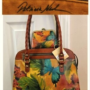 Patricia Nash - AUTOGRAPHED!!  Calvi Satchel EUC with Large Borse Coin Purse NWT